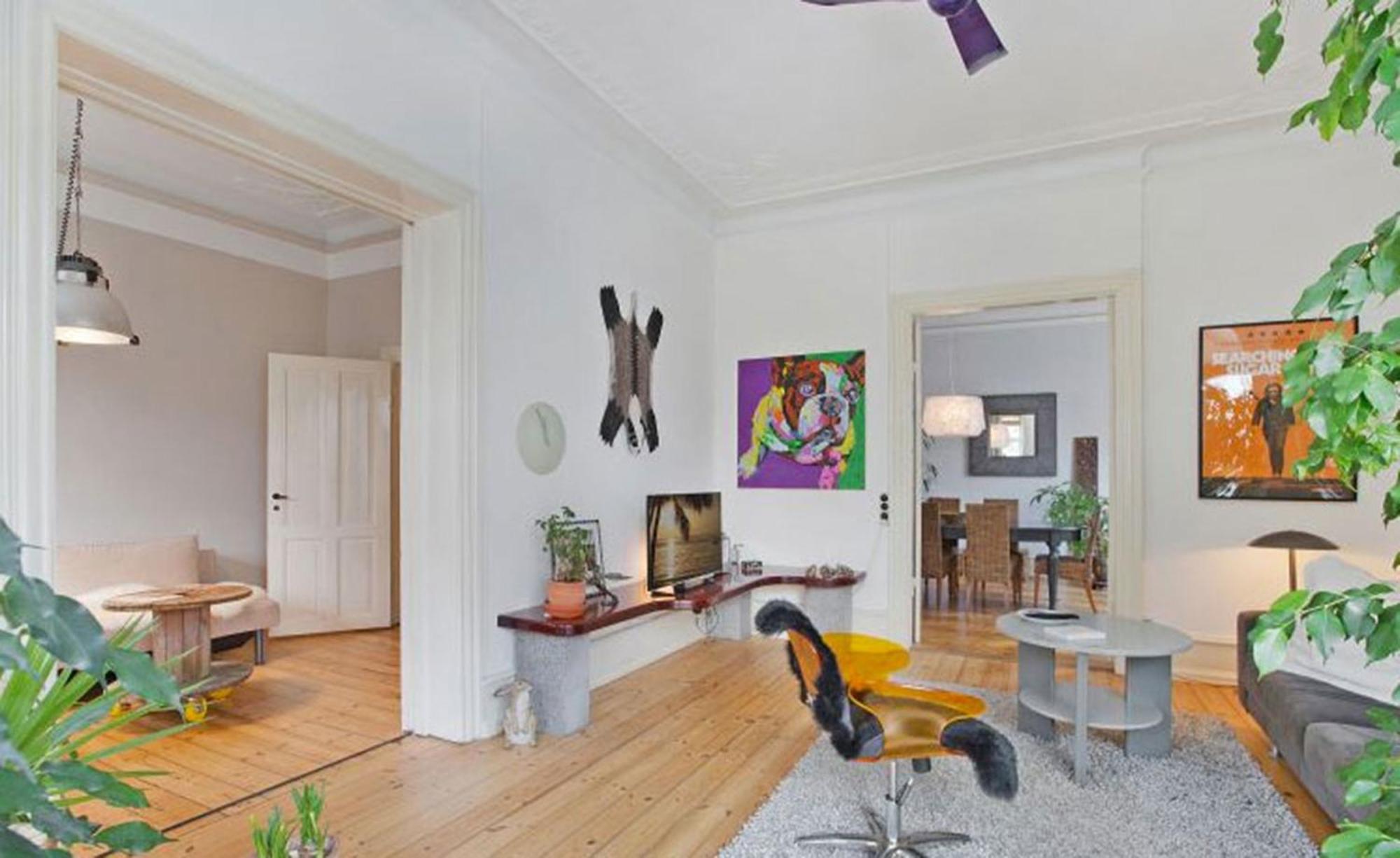 Leilighet With Excellent Location *